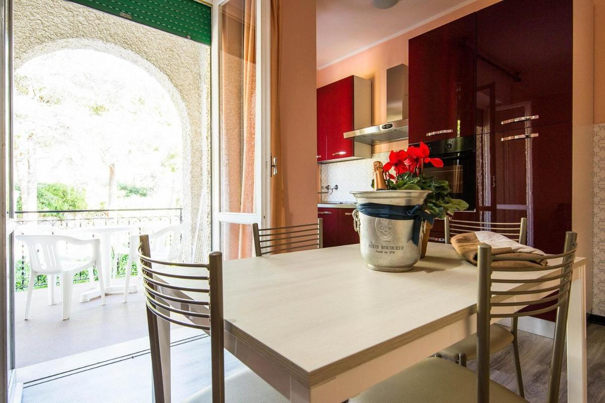 Liguria Apartments Pietra Ligure Exterior photo